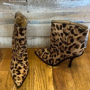Sigerson Morrison pointed toe leopard booties size 37/6.5